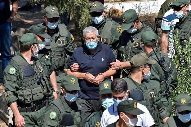 التجمع الوطني الديمقراطي تعرض لهزة كبيرة بعد سجن زعيمه أحمد أويحيى بتهم الفساد