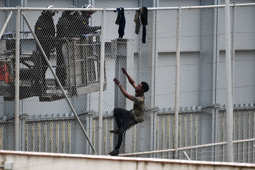 محاولات لا تهدأ من قبل مهاجرين للعبور إلى جيب سبتة ومليلية