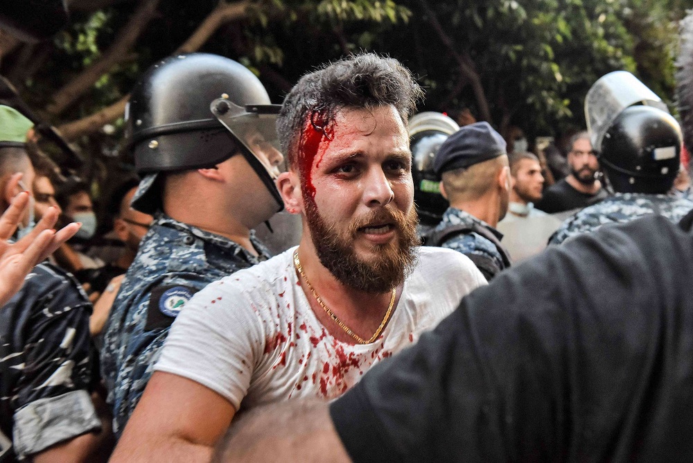 أهالي ضحايا انفجار مرفأ بيروت يخشون ضياع الحقيقة بسبب حصانة سياسيين وتدخلات سياسية في التحقيق
