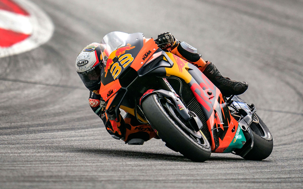 الدراج الجنوب إفريقي يتقدم على على الإيطالي بانيايا (دوكاتي) والإسباني مارتن 