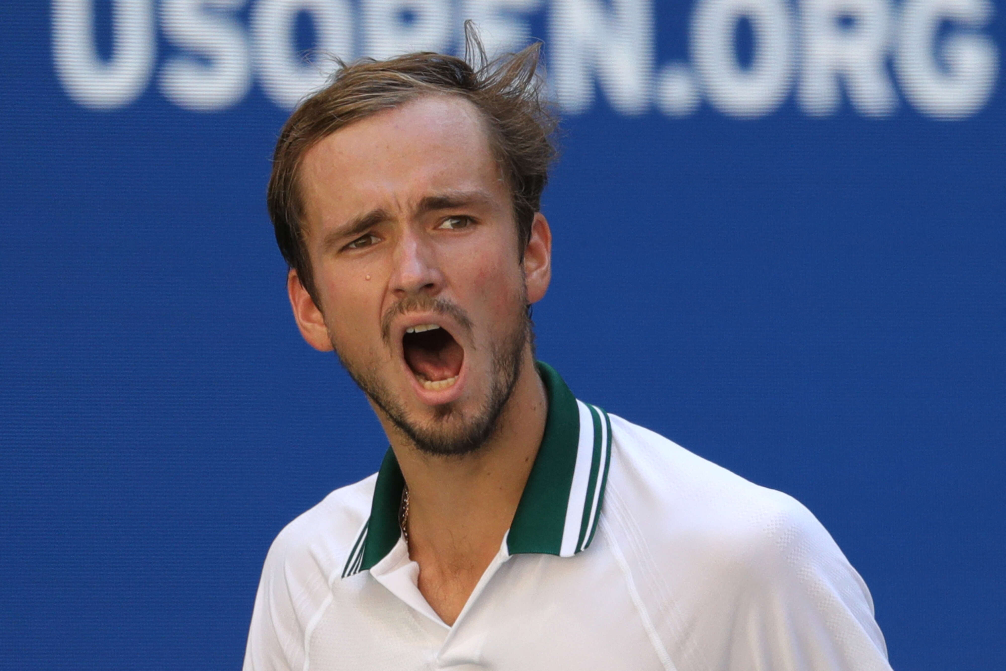 مدفيديف للفوز بلقبه الكبير الاول