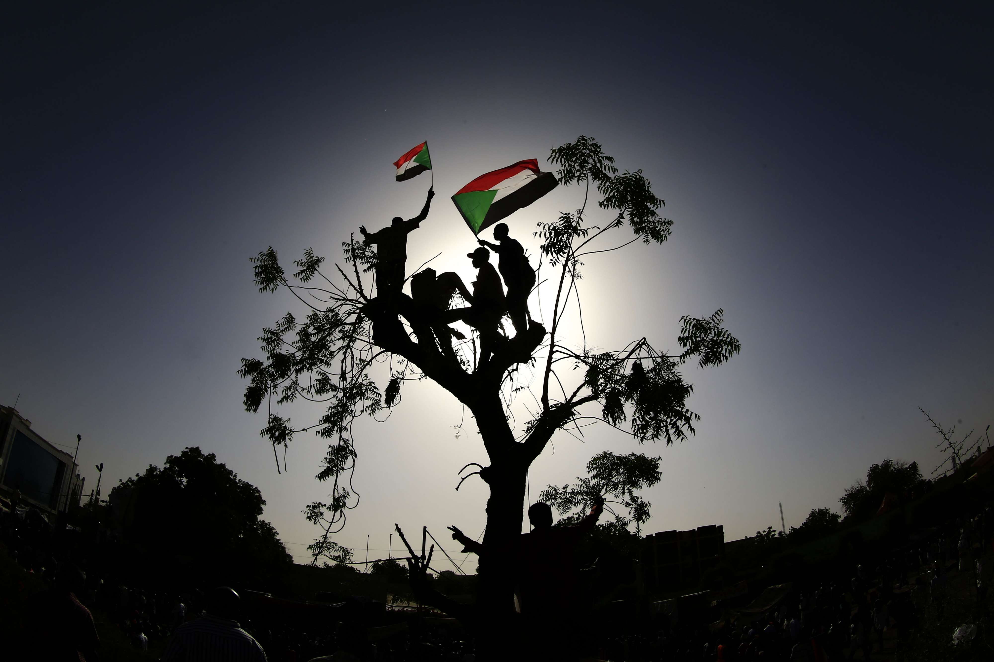 أزمة حكم تتشعب منذ أكثر من سنتين في السودان