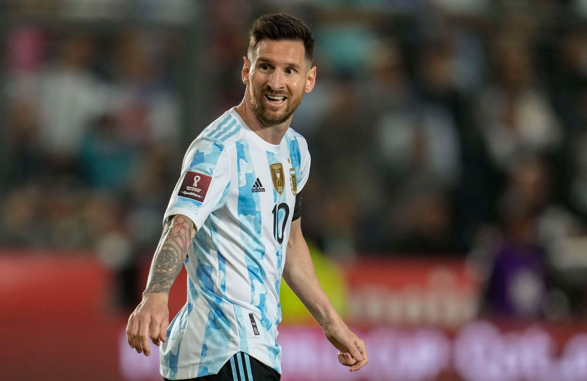 النجم الارجنتيني لمساعدة منتخب بلاده في احراز اللقب الكبير