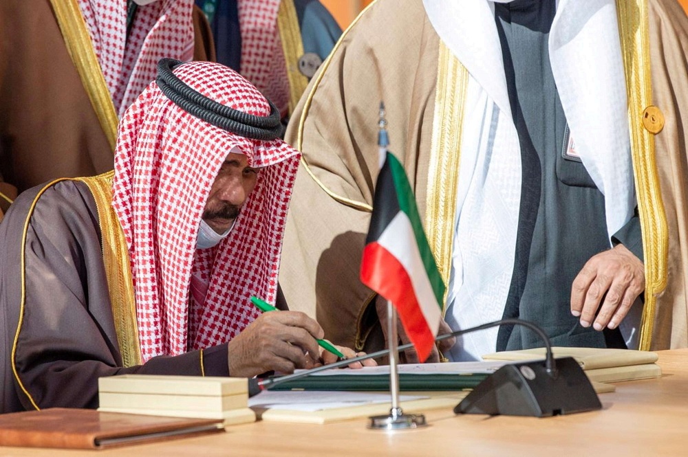 أمير الكويت يوكل إلى ولي عهده بعضا من مهامه