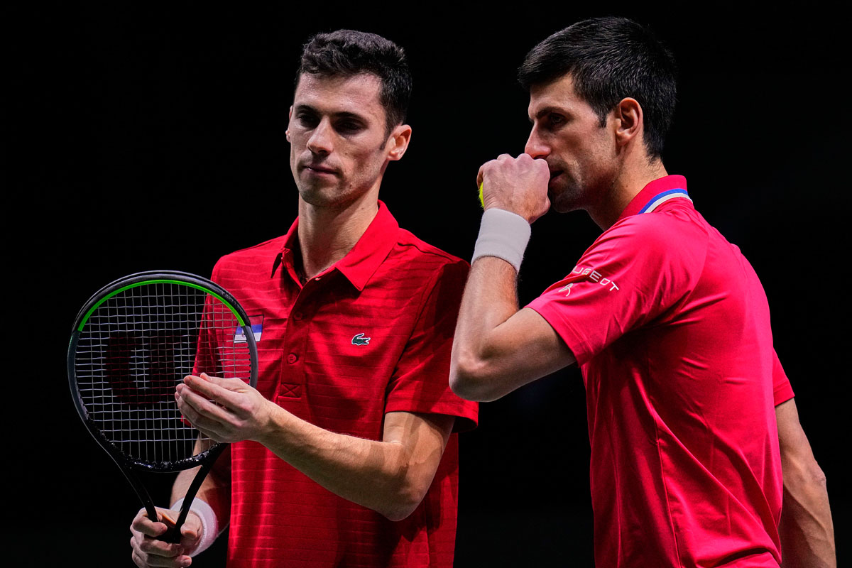 النجم الصربي يقود منتخب بلاده لمواجهة كرواتيا في نصف النهائي