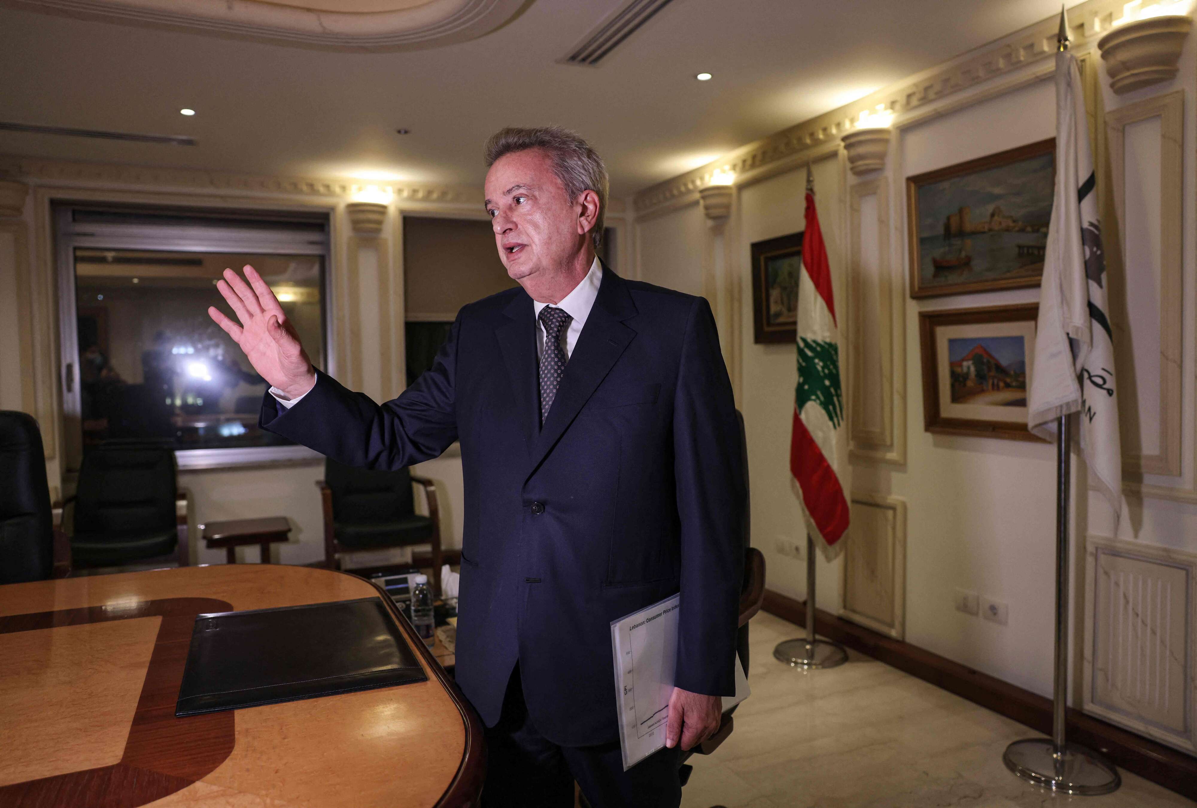 'خلال الحرب ما بنغير ضباطنا'