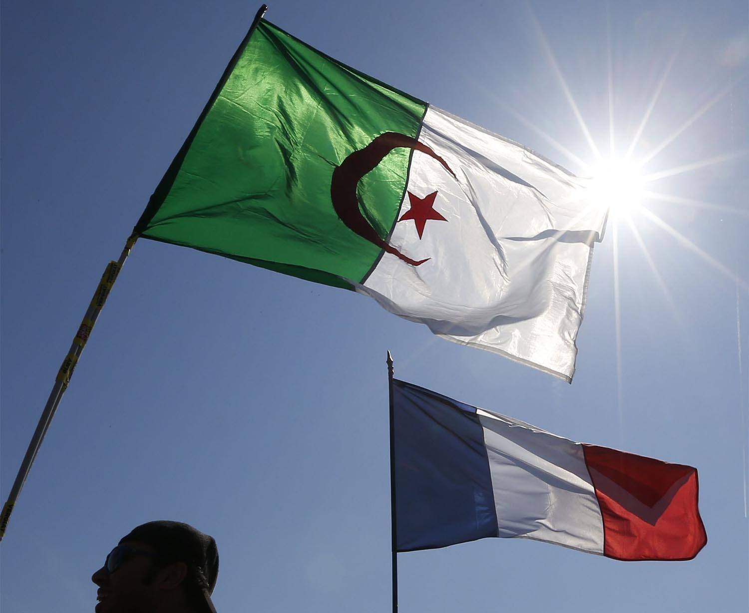 French and Algerian flags