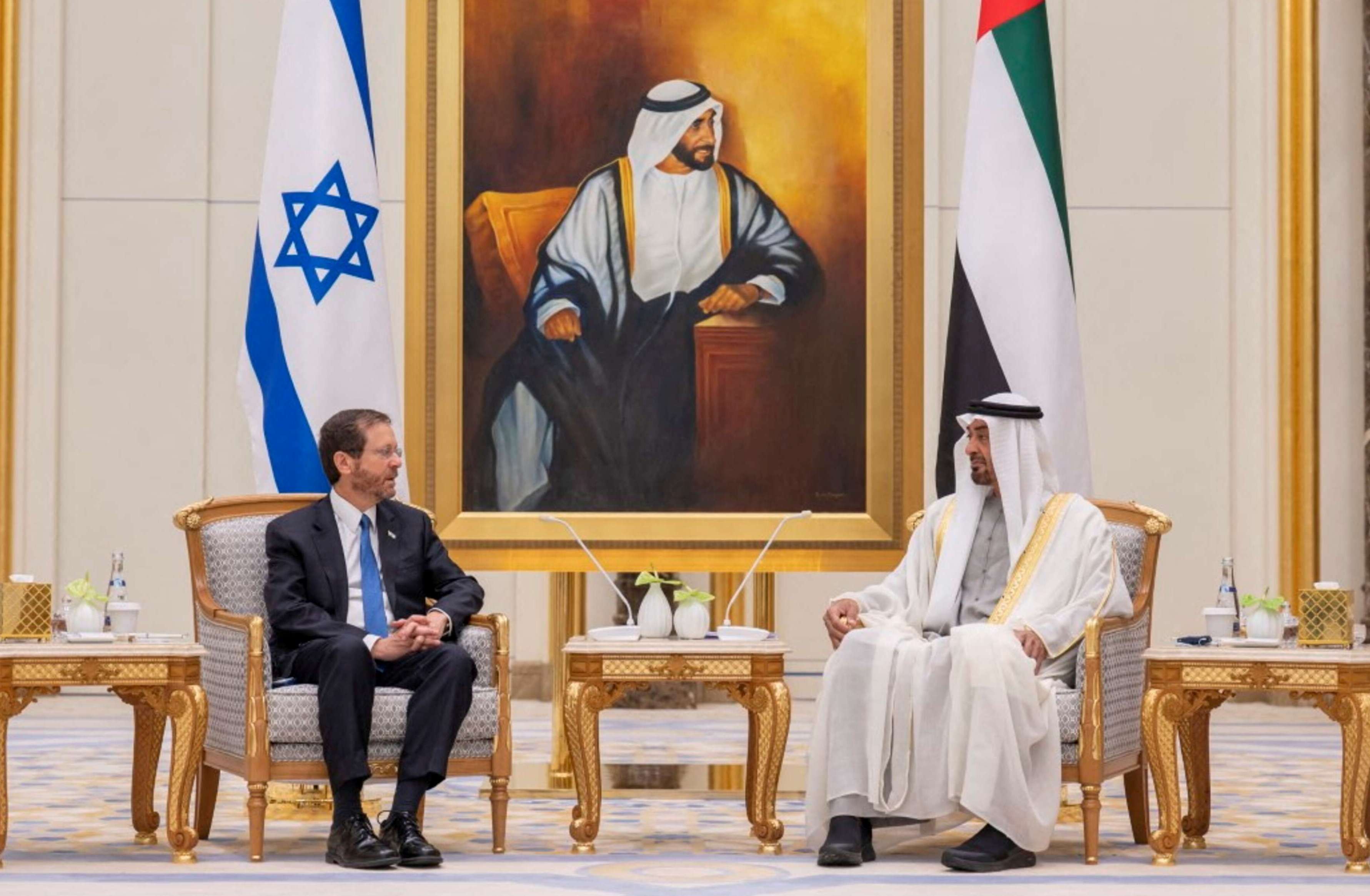 الرئيس الإسرائيلي بحث مع ولي عهد أبوظبي الأمن والعلاقات الثنائية 