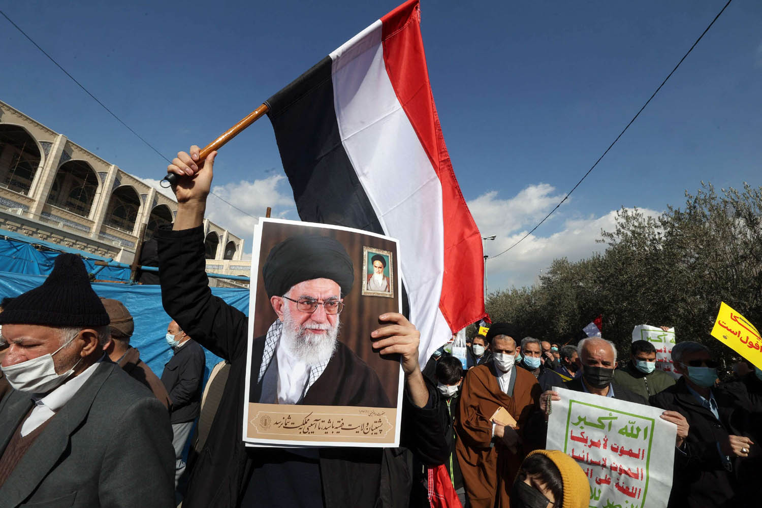 إيرانيون يتظاهرون تأييدا للحوثي في طهران