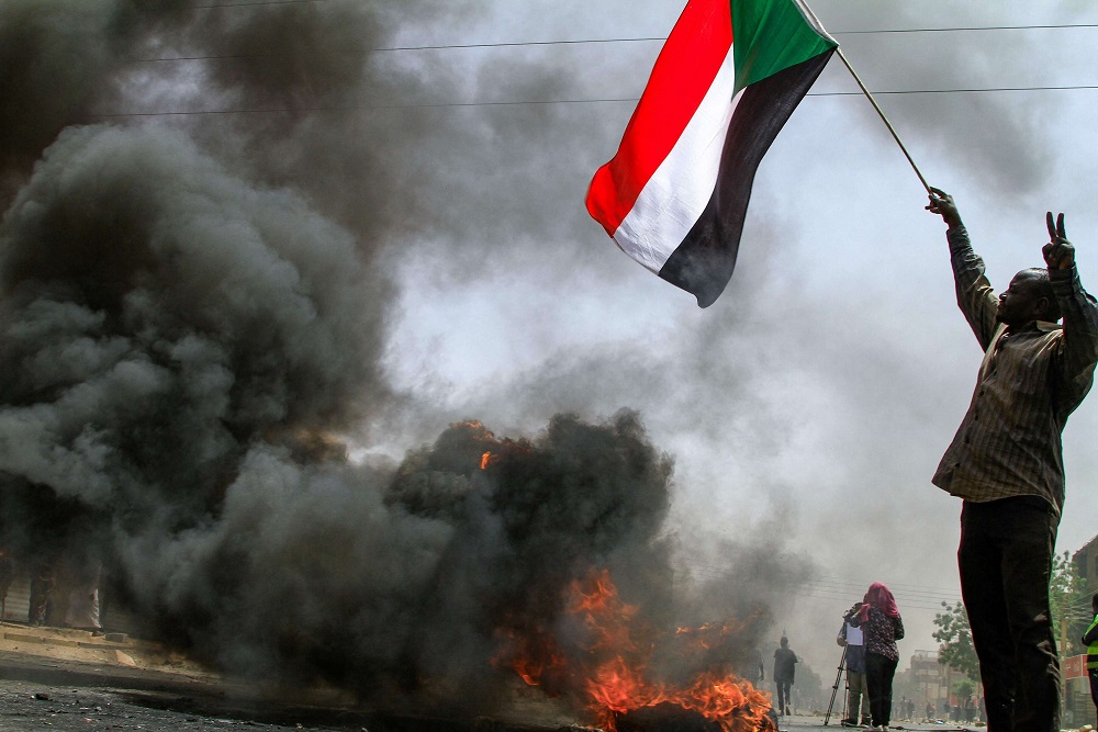 المحتجون يرفضون الحوار مع السلطة