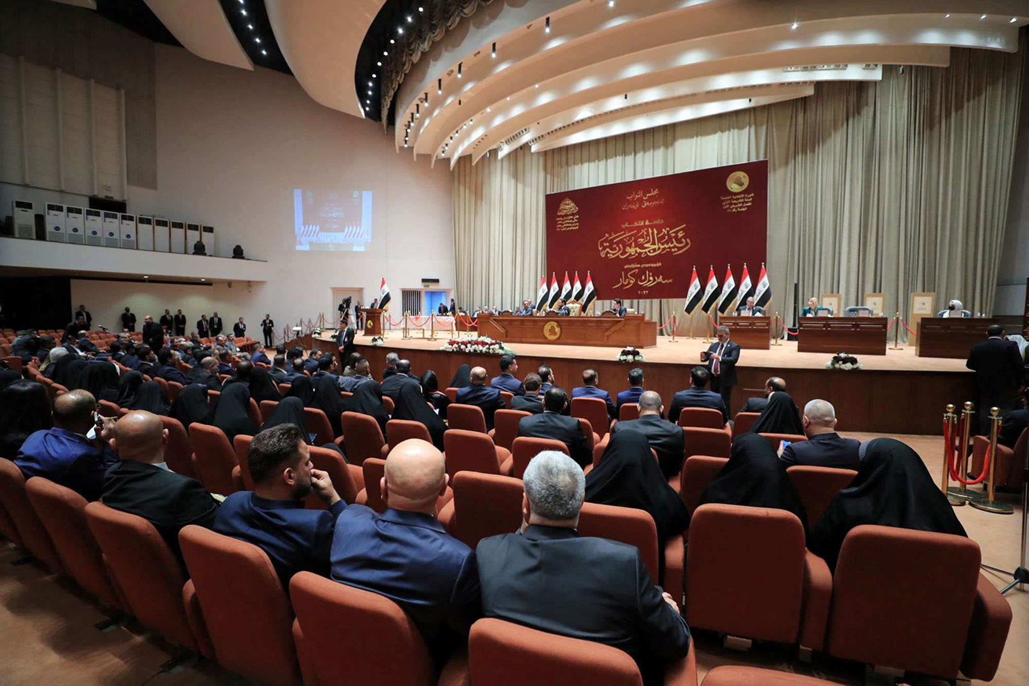 أمام البرلمان مهلة حتى 6 نيسان لانتخاب رئيس