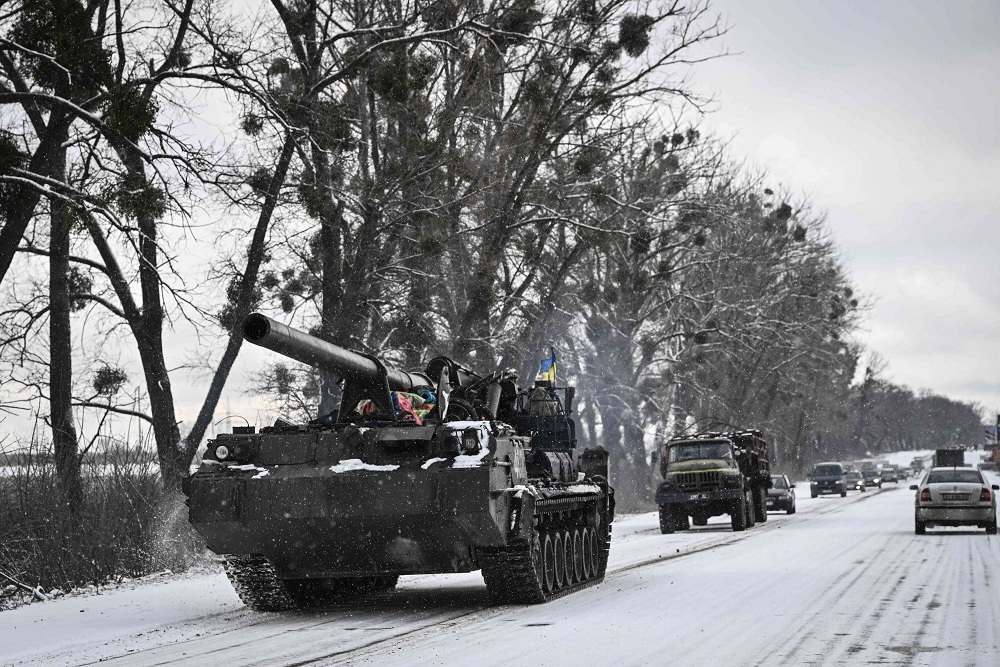 القوات الأوكرانية تحذّر من أن نظيرتها الروسية تحاول تطويق وعزل العاصمة كييف 