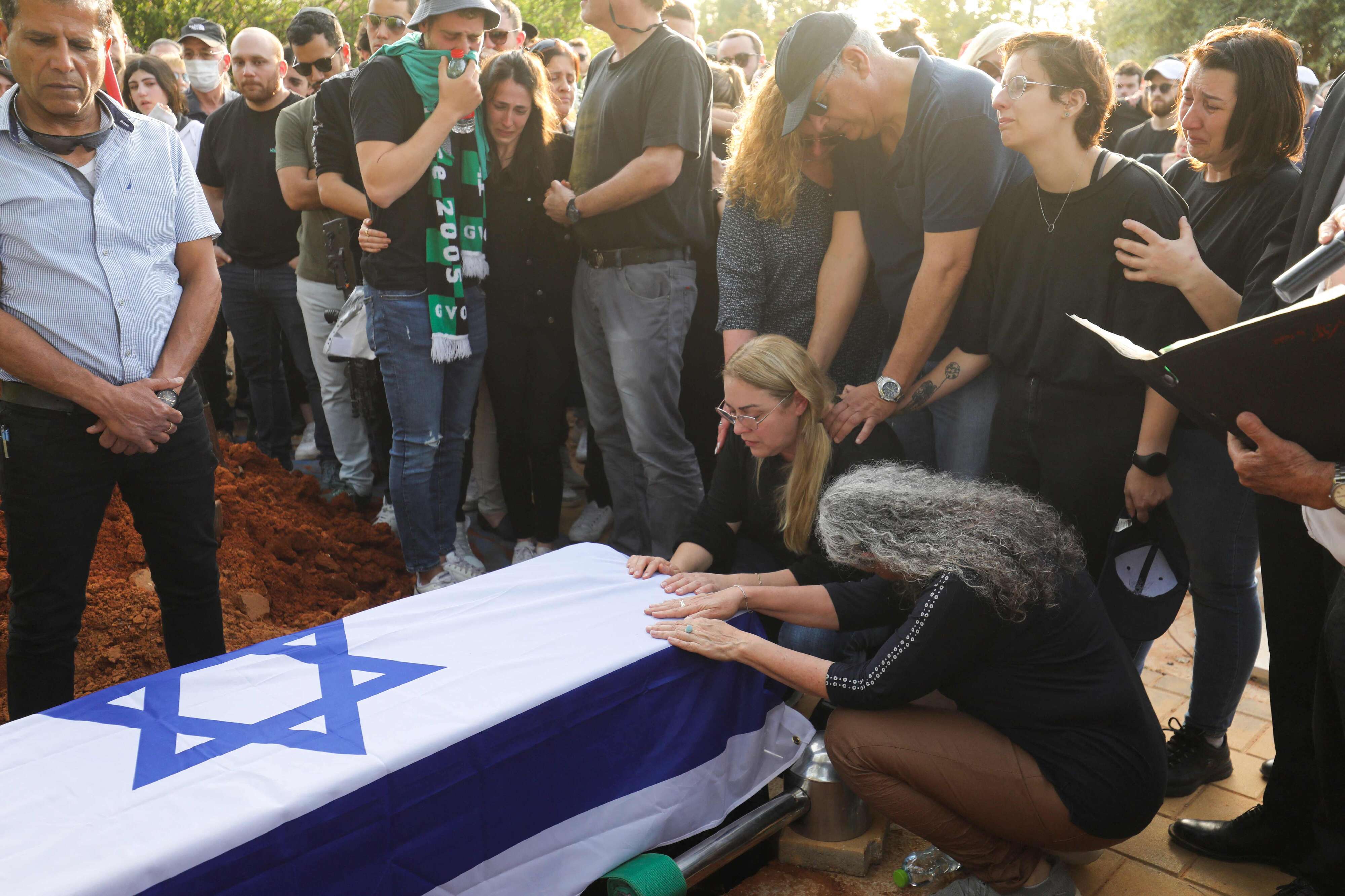 14 شخصا قتلوا في مناطق متفرقة داخل اسرائيل بعد هجمات نفذها فلسطينيون