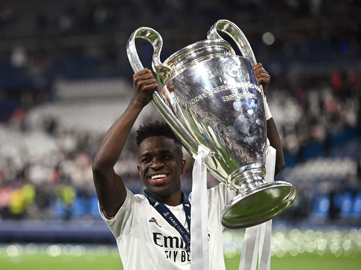 المهاجم البرازيلي لكتابة التاريخ مع ريال مدريد