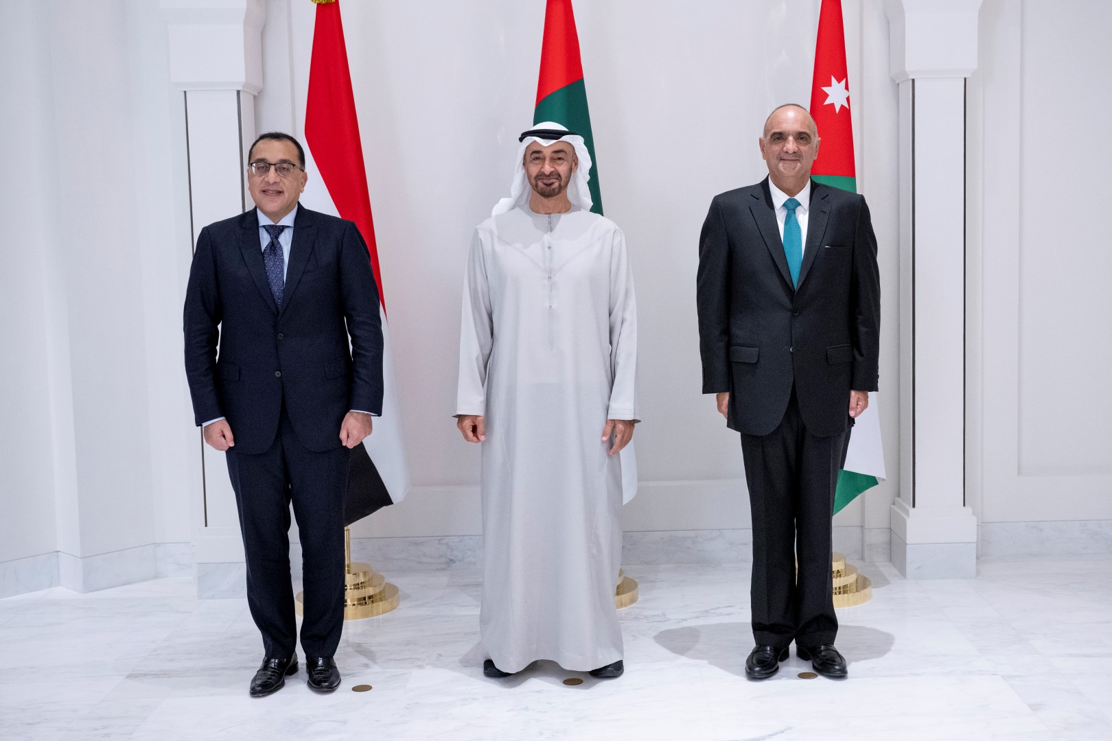 انعكاس للعلاقات الوثيقة على الاستثمار المشترك