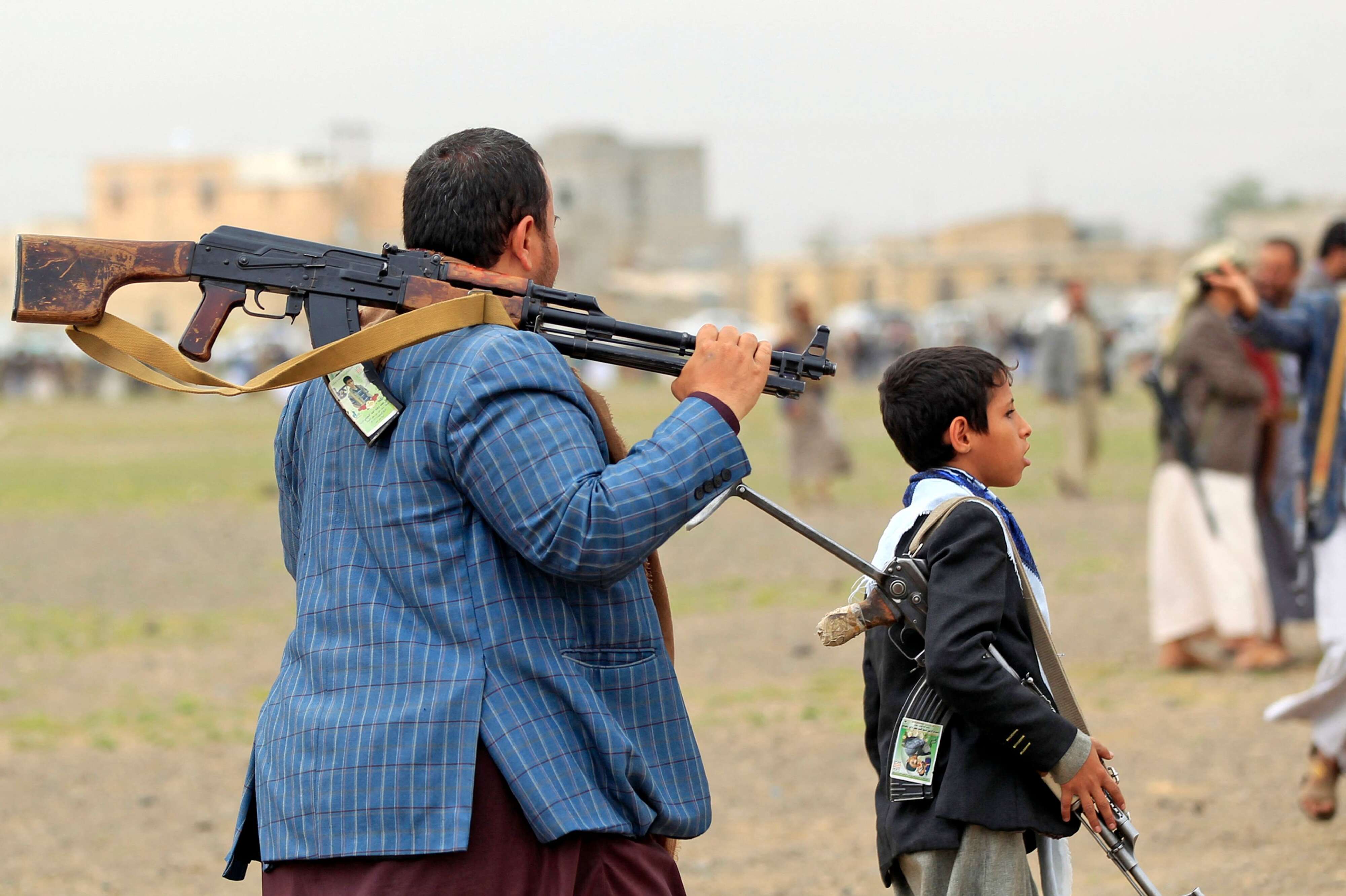 تجنيد الحوثيين لأطفال للقتال في اليمن