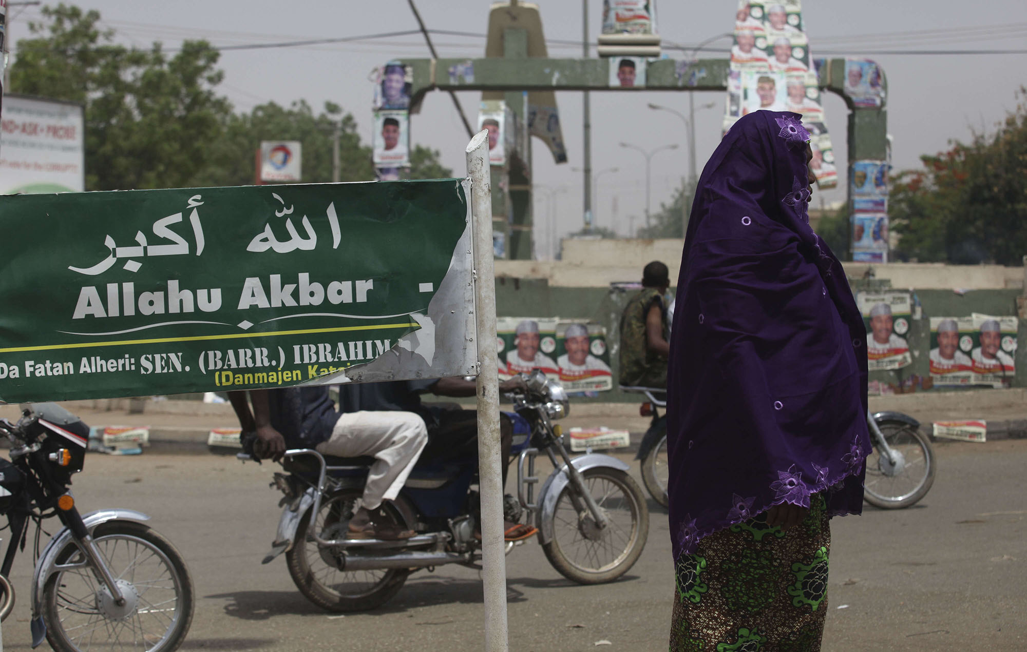 الشريعة الاسلامية مطبقة في شمال نيجيريا رغم علمانية الدولة 