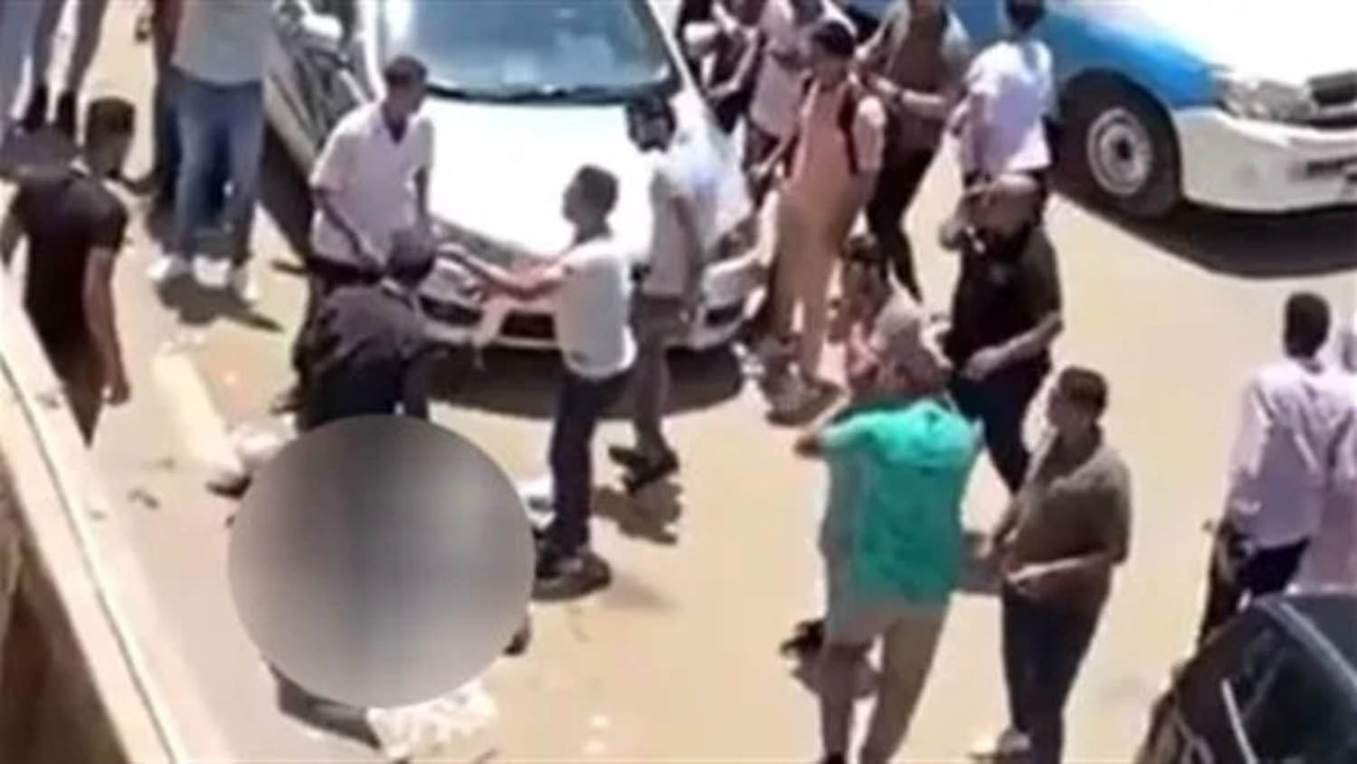 صورة من مقطع فيديو عن قتل فتاة المنصورة