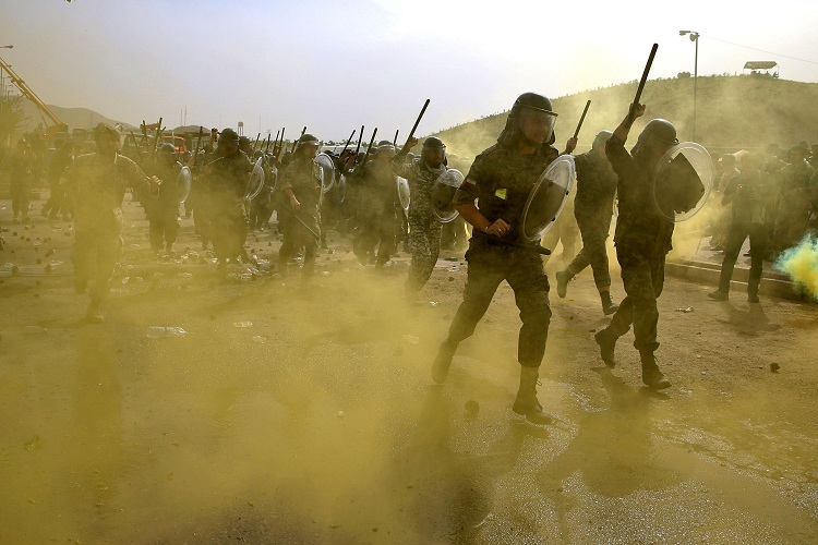 ميليشيا الباسيج التابعة للحرس الثوري اليد الطولى التي يقمع بها النظام الإيراني الاحتجاجات