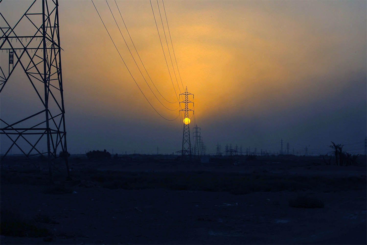 Iraq has been unable to make payments totaling about $1.7 billion because of the failure of political elites to form a government 