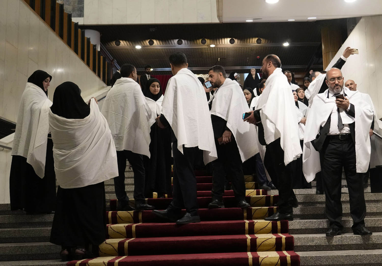 نواب من كتلة الصدر في البرلمان العراقي