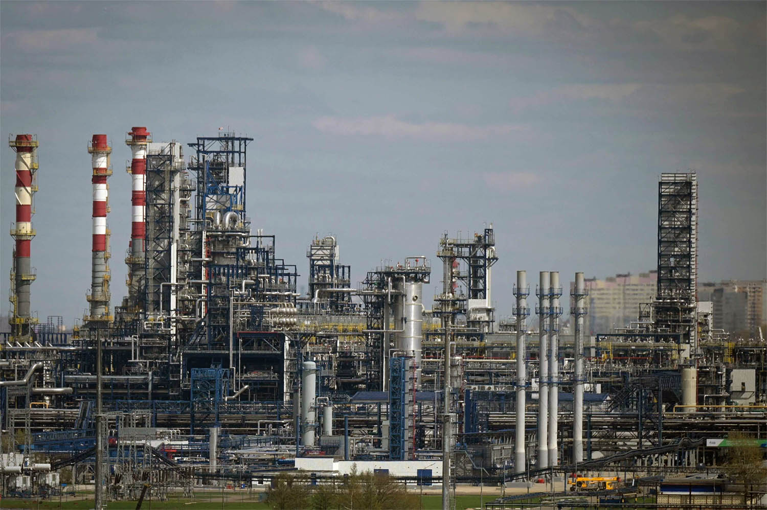 Refiners cashed in on discounted supplies amid sanctions on Russia