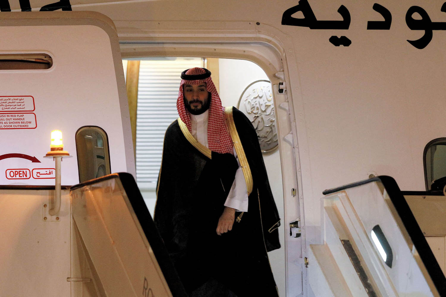 الأمير محمد بن سلمان يصل عمان