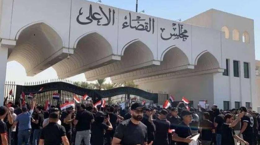 مناصرو الصدر يعتصمون أمام مجلس القضاء الأعلى