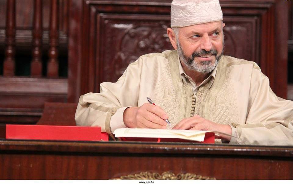 اللوز من مؤسسي الاتجاه الإسلامي الذي أصبح اسمه لاحقا حركة النهضة