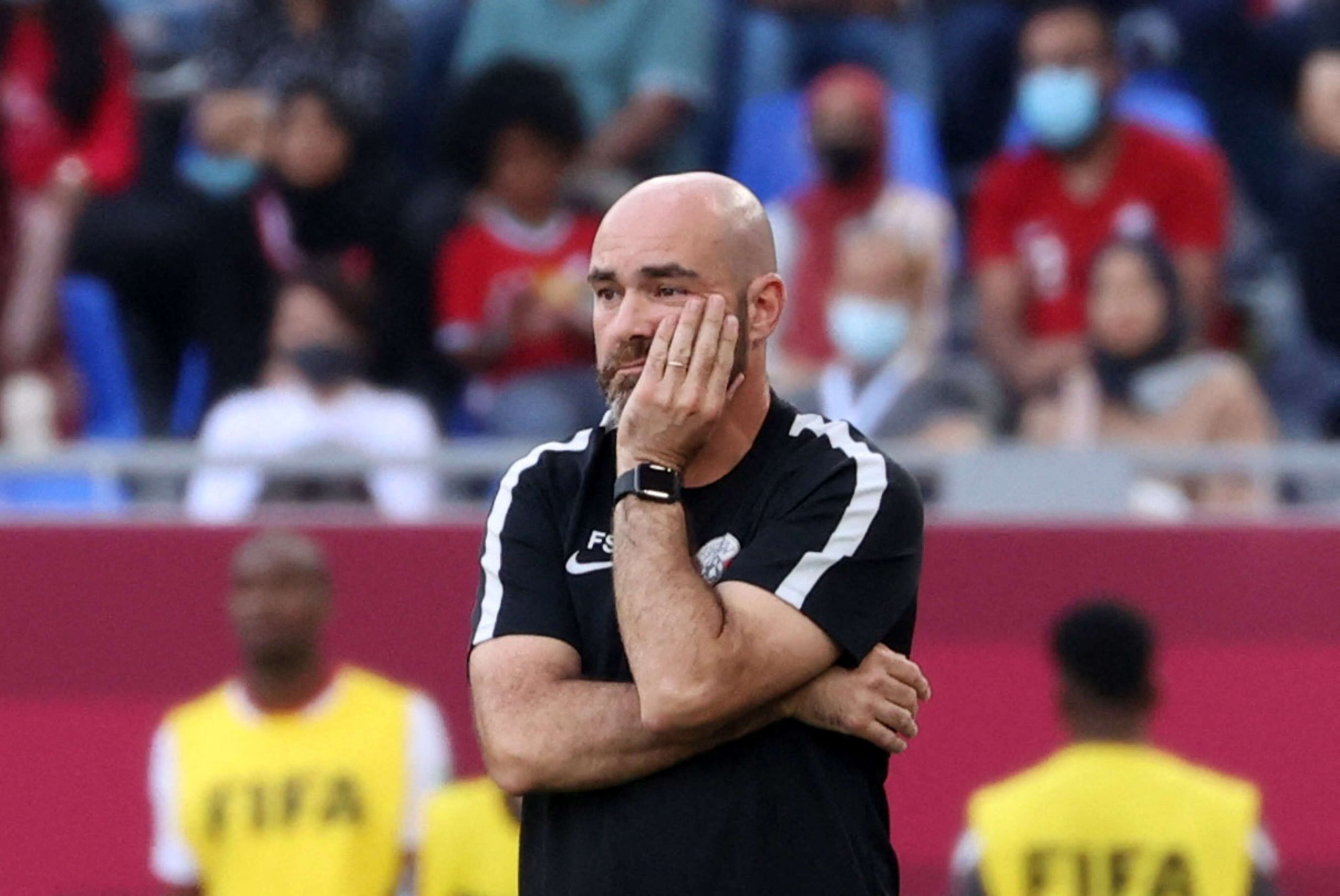 المدرب الاسباني يقوم بـ'تفريغ' لاعبي المنتخب القطري بالكامل عبر انخراطهم في معسكر طويل