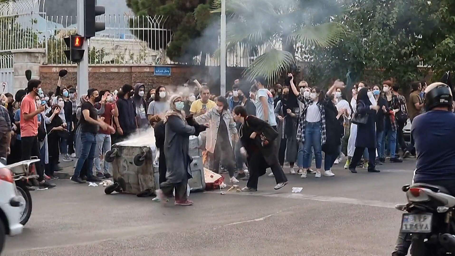 جملة تضامن عالمية مع نساء إيران في مواجهة حملة القمع 