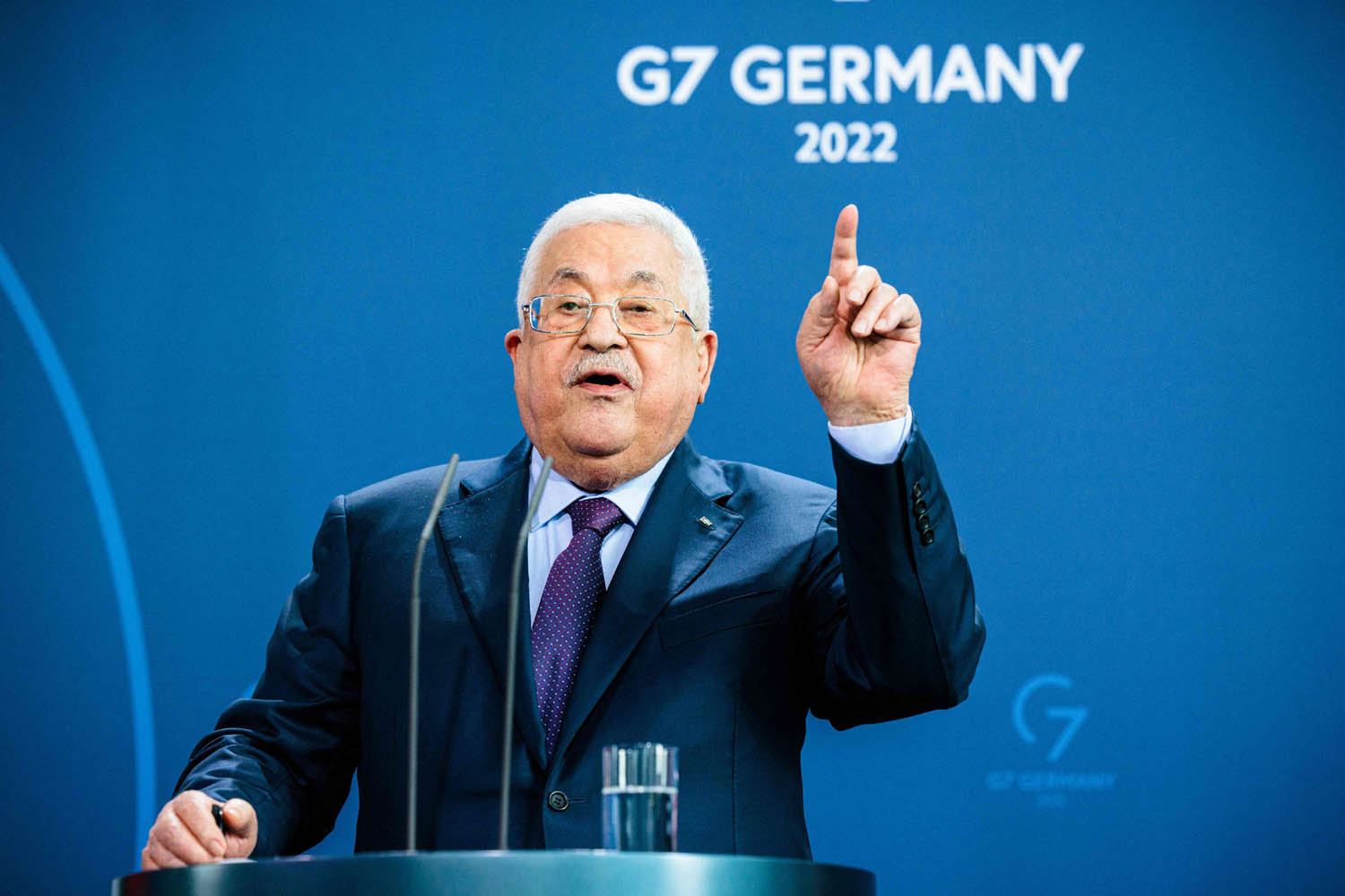 الرئيس الفلسطيني محمود عباس في مؤتمر صحفي في المانيا
