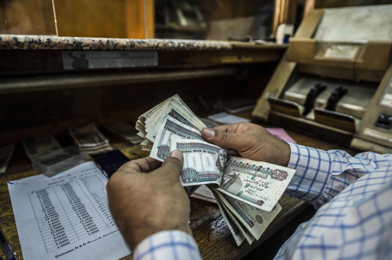 رغم تزايد الاستثمارات الخليجية، توقعات بتراجع سريع للجنيه المصري