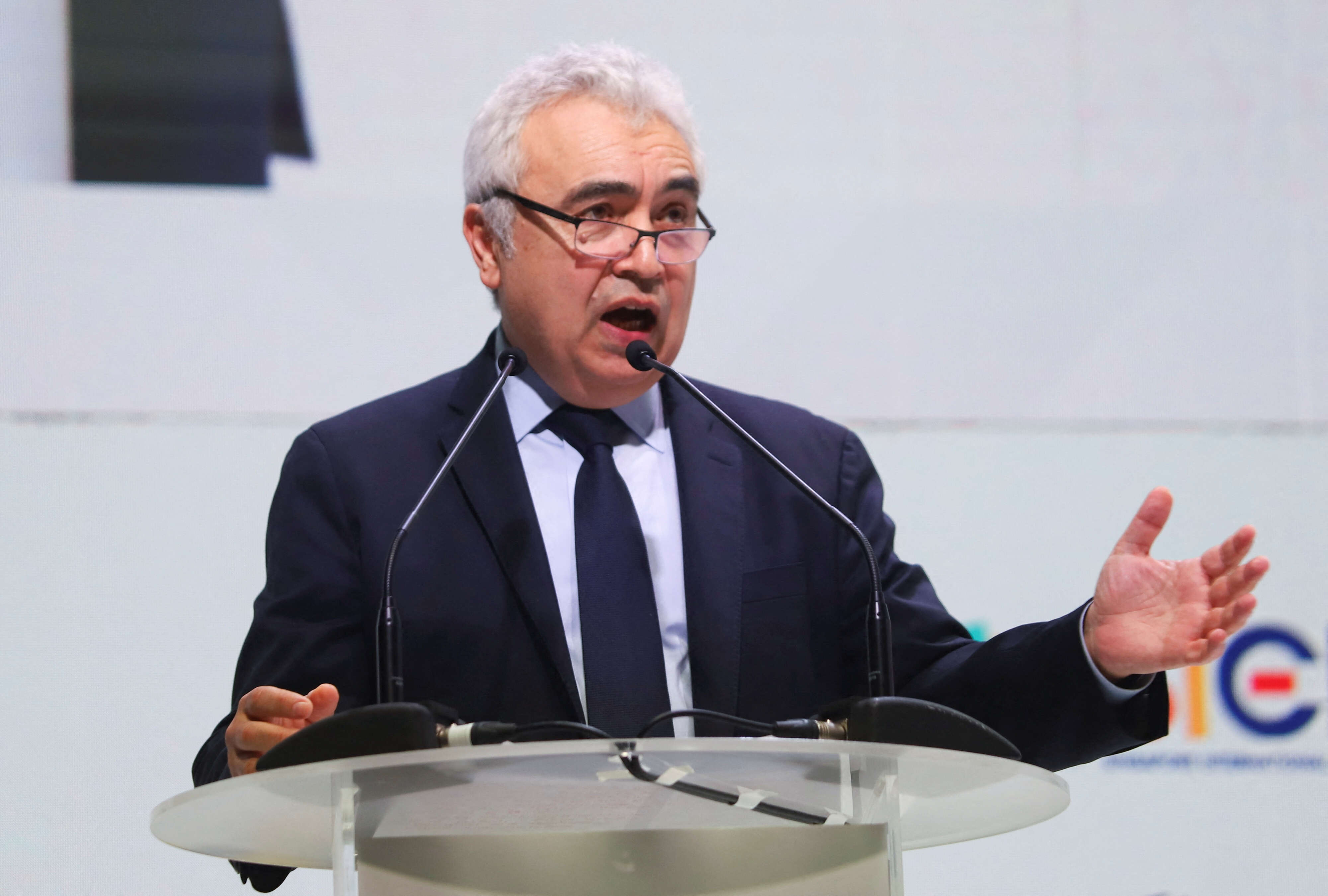 فاتح بيرول: العالم يعيش أول أزمة طاقة حقيقية