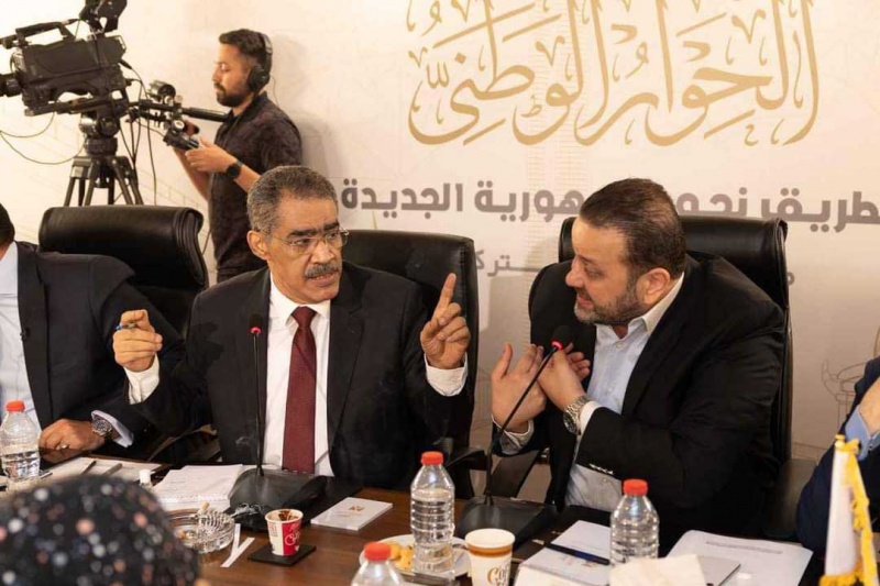 بعض القوى المعارضة دعت الى منح فرصة للسلطة من خلال المشاركة في الحوار الوطني