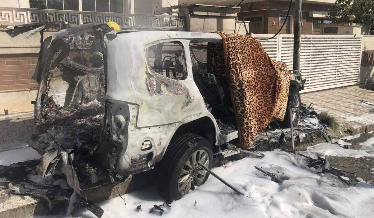 صورة نشرتها وكالة شفق نيوز العراقية الكردية تظهر بقايا سيارة ضابط المخابرات بعد استهدافها بعبوة ناسفة