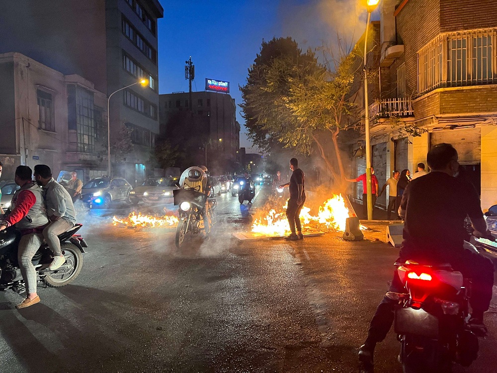 الاحتجاجات في إيران تكبر ككرة اللهب