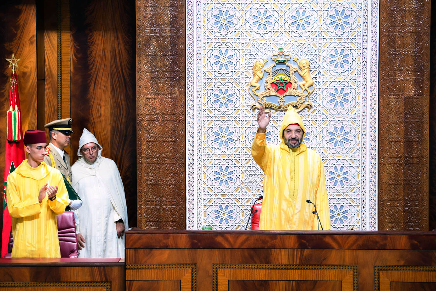 العاهل المغربي أمام النواب في مبنى البرلمان