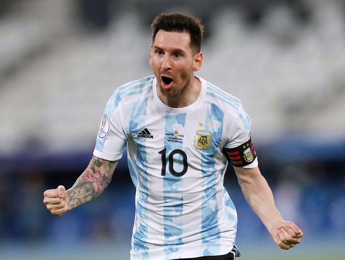 ميسي لتتويج عنقه بالغار مع منتخب الأرجنتين