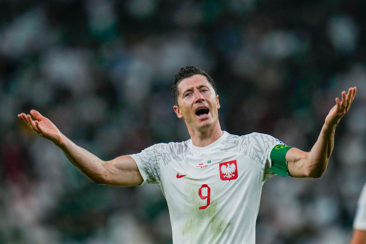 النجم البولندي لصنع الفارق مع منتخب بلاده امام ميسي ورفاقه