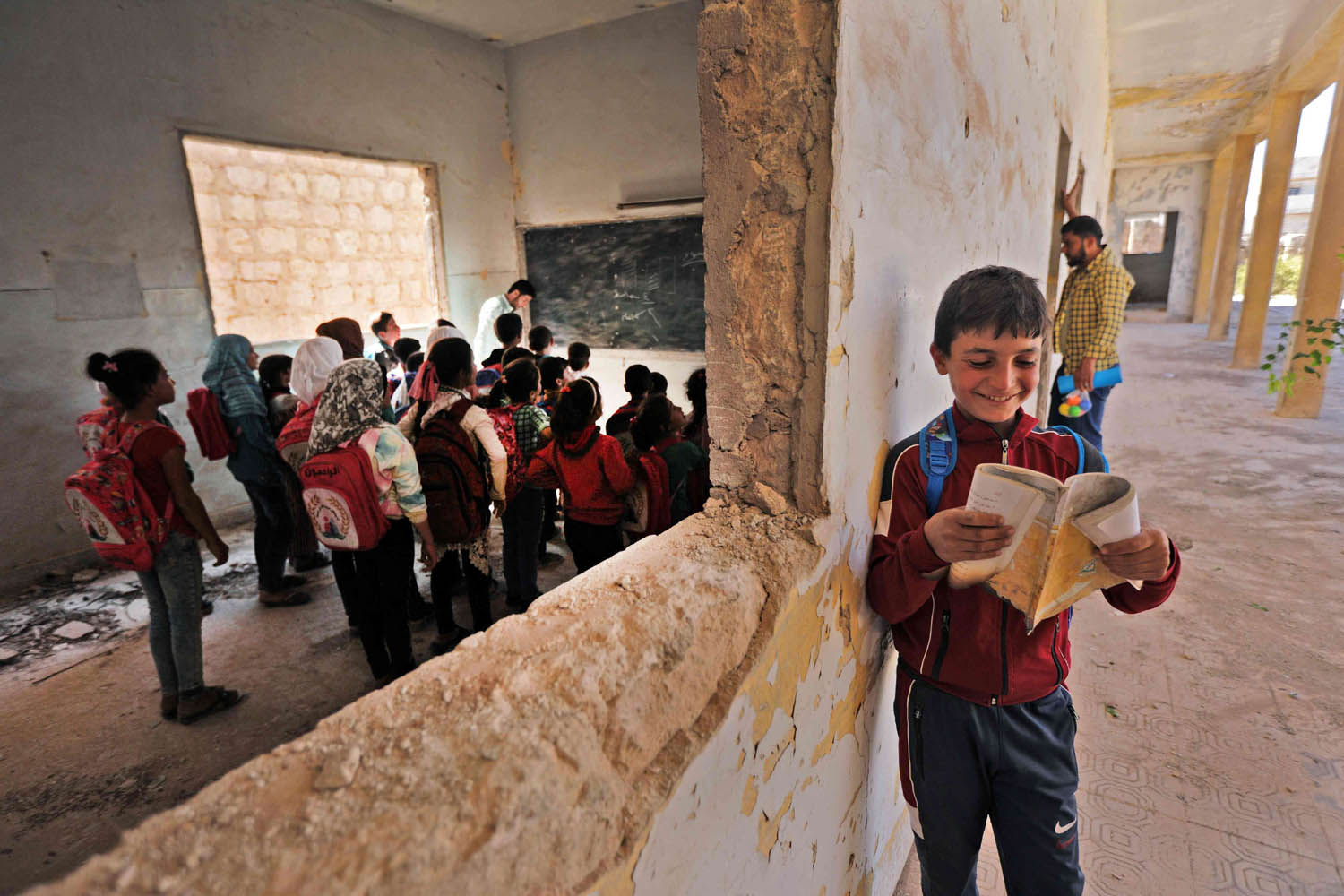 تلاميذ في مدرسة سورية بالقرب من حلب
