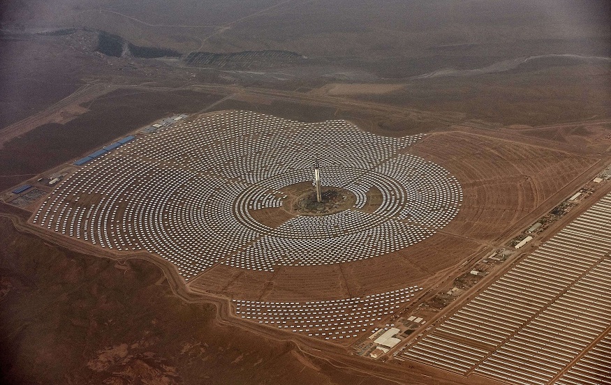في مدينة ورزازات السياحية أكبر محطة للطاقة الشمسية في العالم