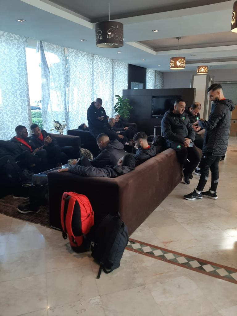 لاعبو المغرب تضرروا من استفزازت الجزائر