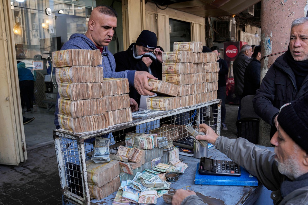صراف في بغداد