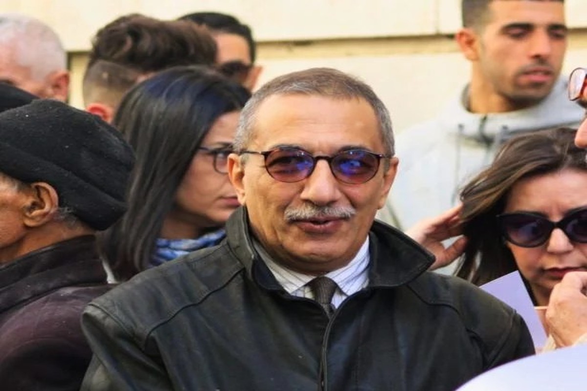 الصحافي الجزائري إحسان القاضي يواجه عقوبة بالسجن بين 5 و7 سنوات