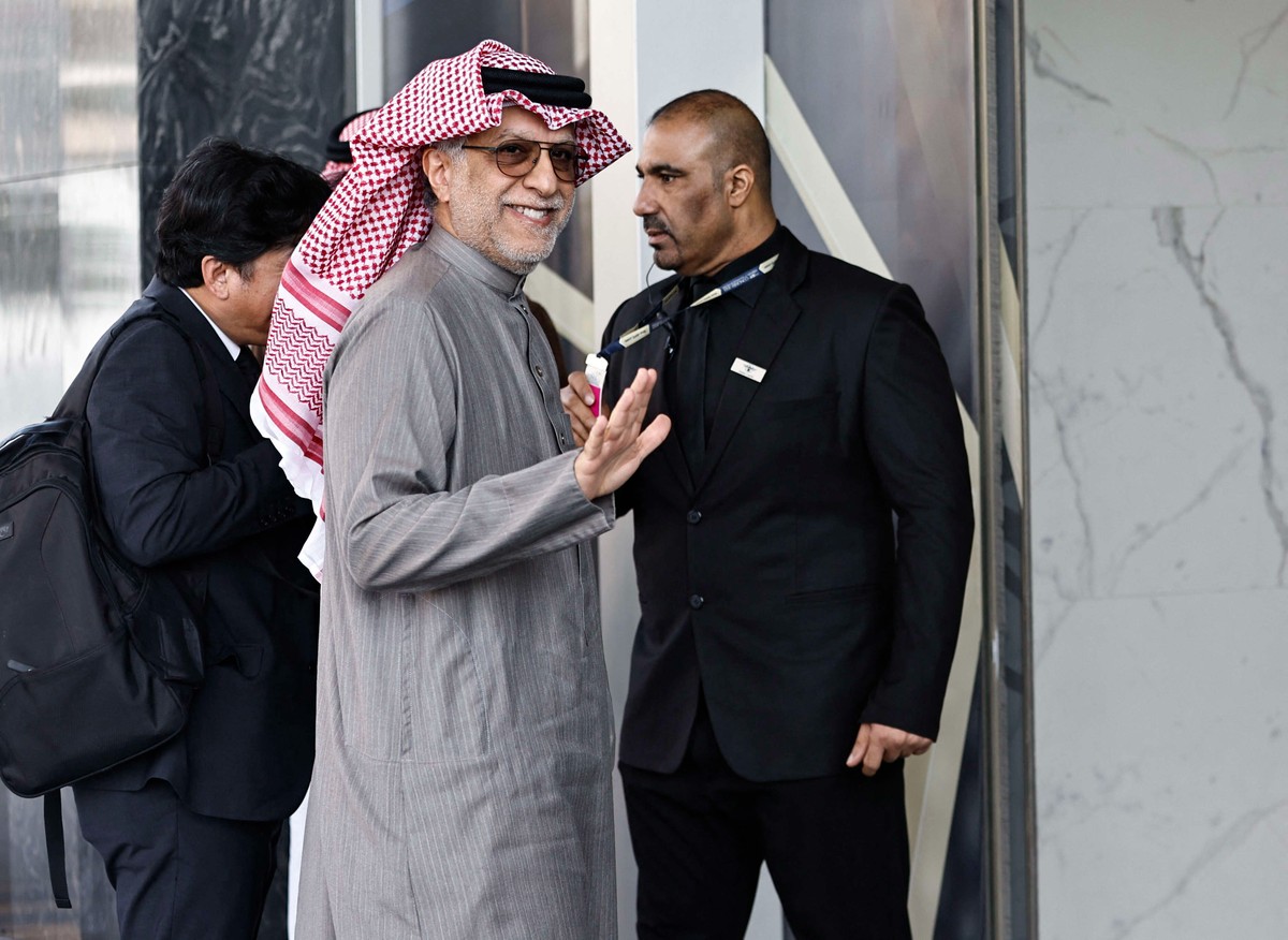 الاتحاد الآسيوي لكرة القدم يجدد الثقة في رئيسه البحريني الشيخ سلمان بن إبراهيم