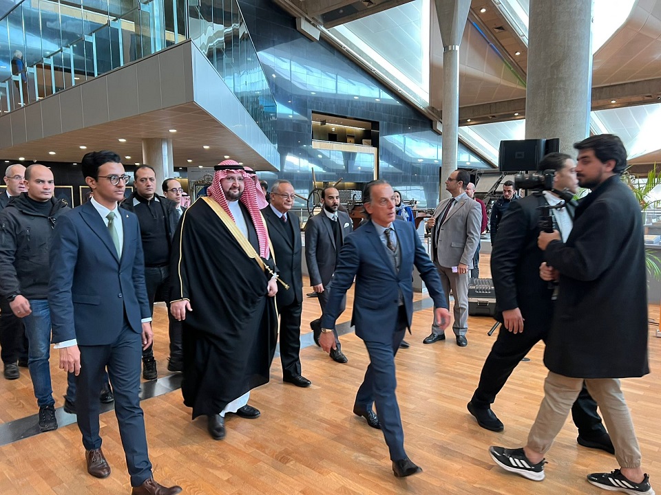 الأمير عبدالعزيز بن طلال بن عبدالعزيز آل سعود