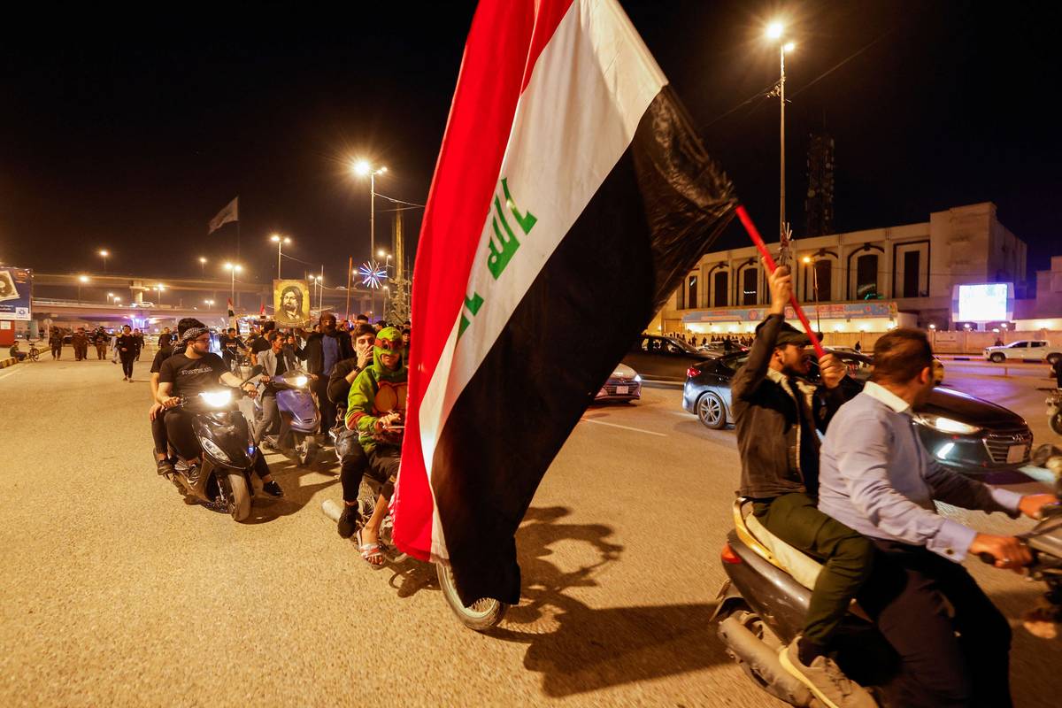 عراقيون يحتجون في النجف ضد تغيير القانون الانتخابي