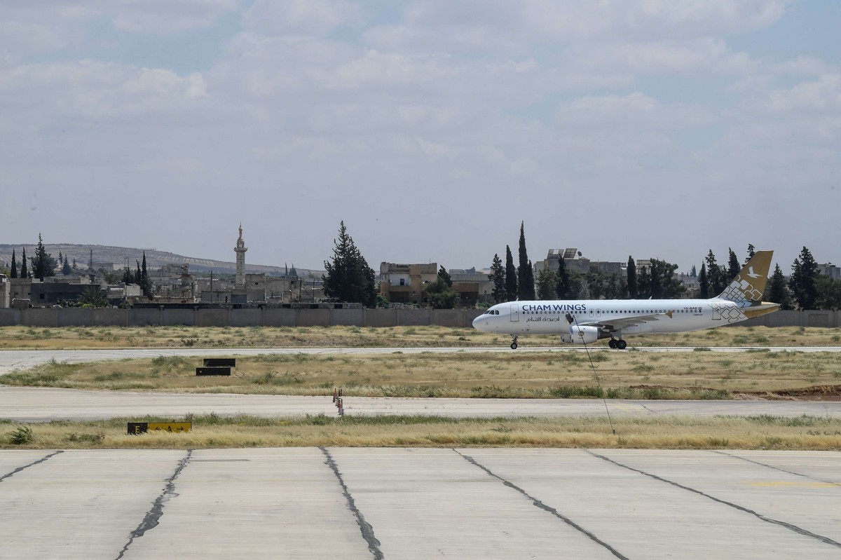وزارة النقل السورية تعلن خروج مطار حلب عن الخدمة وتحويل جميع الرحلات إلى  مطاري دمشق واللاذقية