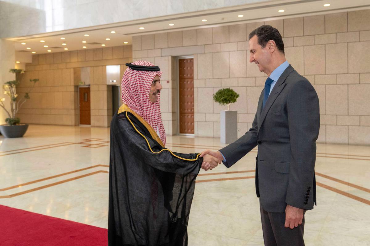 الرئيس السوري بشار الأسد يستقبل وزير الخارجية السعودي الأمير فيصل بن فرحان